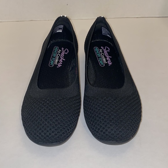 Cleo’s by Skechers size 7 slip ons - Picture 2 of 9